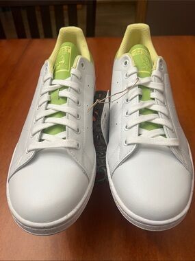 Adidas Stan Smith Originals.  NWT no box